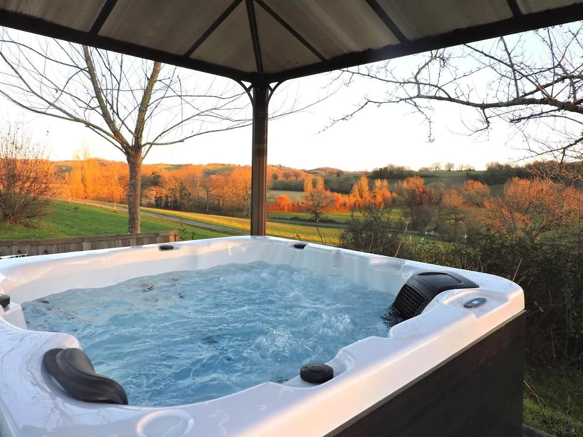Les Chalets De Barruerot - Jacuzzi Spa Privatif - Chalet Meleze Peyrusse-Grande 0*,  France