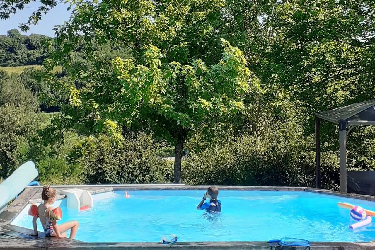 Les Chalets De Barruerot - Jacuzzi Spa Privatif - Chalet Meleze Peyrusse-Grande 0*,  France