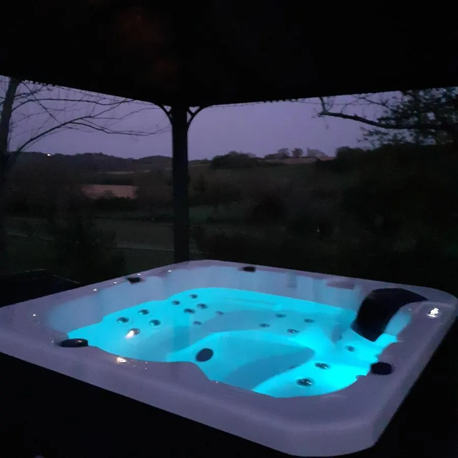 Holiday home Les Chalets De Barruerot - Jacuzzi Spa Privatif - Chalet Meleze Peyrusse-Grande France